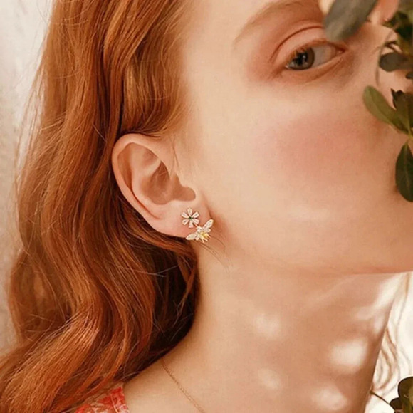 NEW 18K Gold Citrine Diamond Bee Earrings - Picture 3 of 3